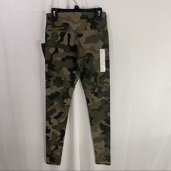 Wild Fable Women’s High-Rise Camo Print Leggings - Picture 5 of 7